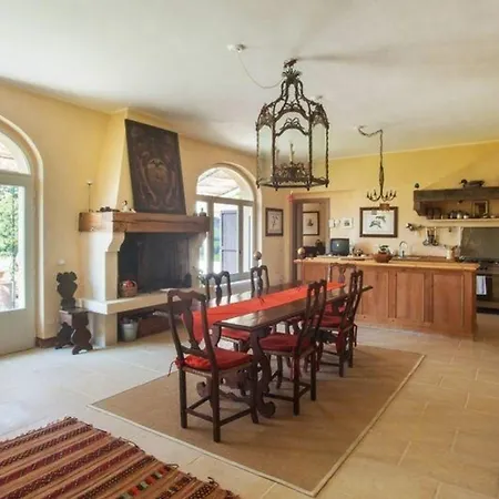 Ferienhaus Mit Privatpool Fuer 8 Personen Ca 250 Qm In Carpaneto Piacentino, Emilia-romagna Provinz Piacenza Hotel *