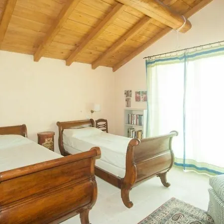 Ferienhaus Mit Privatpool Fuer 8 Personen Ca 250 Qm In Carpaneto Piacentino, Emilia-romagna Provinz Piacenza Hotel