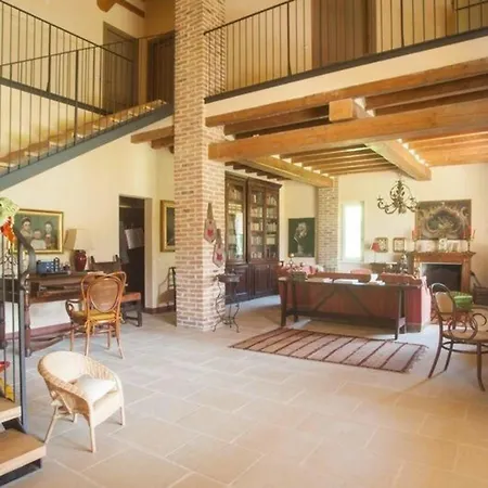Ferienhaus Mit Privatpool Fuer 8 Personen Ca 250 Qm In Carpaneto Piacentino, Emilia-romagna Provinz Piacenza