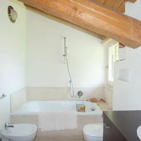 Ferienhaus Mit Privatpool Fuer 8 Personen Ca 250 Qm In Carpaneto Piacentino, Emilia-romagna Provinz Piacenza Hotel